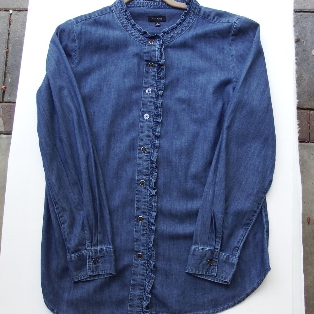 Talbots Blue Denim Ruffle Band Collar Button Down Size Medium Pristine